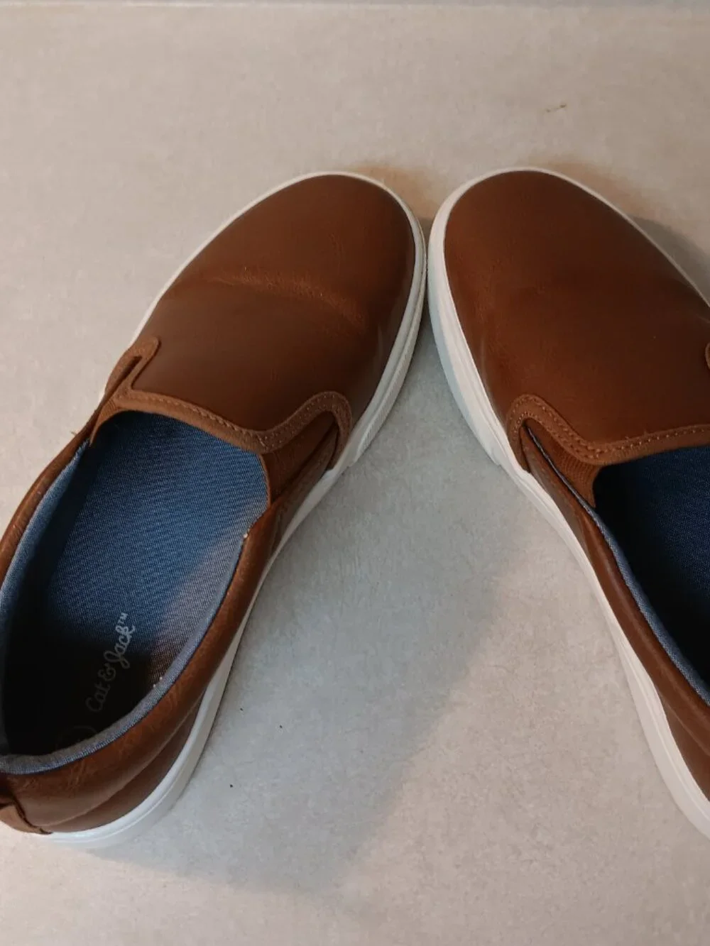Cat and Jack Girls Faux Leather Loafers Size 4